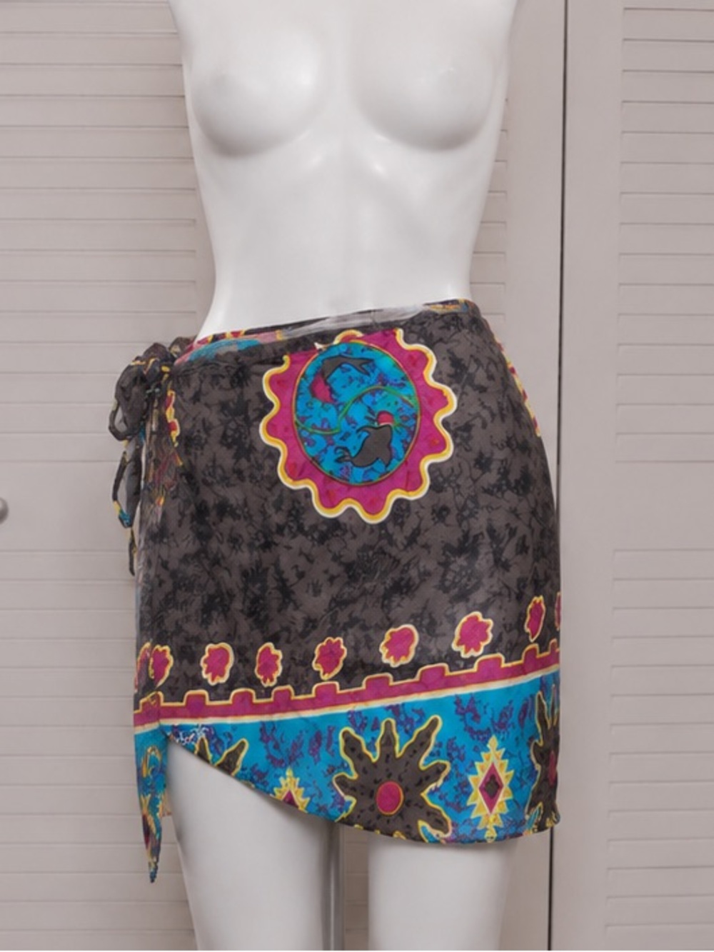 1990s Vintage Cuba Colorful Patterned Wrap Skirt